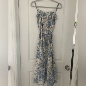 Flowy maxi dress! Worn as a maternity dress for baby shower. Only worn once.